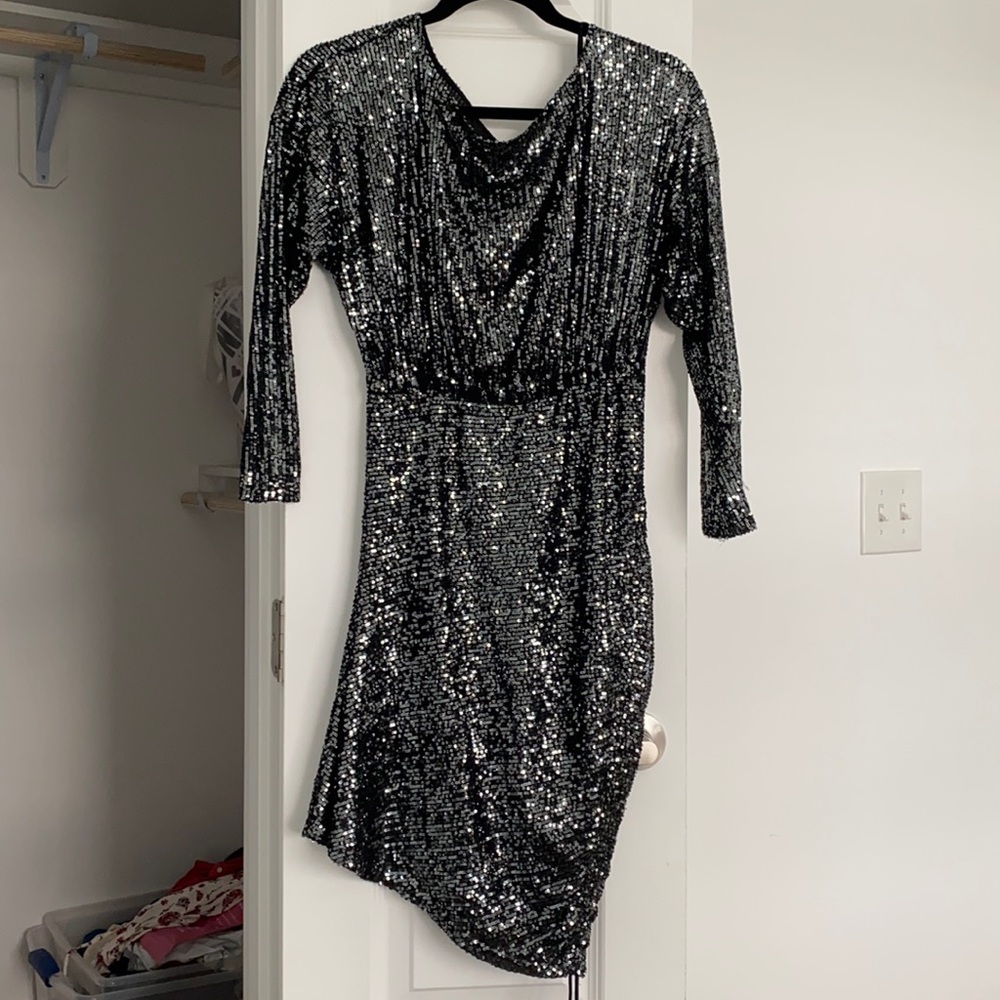 Sequin quarter sleeved adjustable cinched mini dress